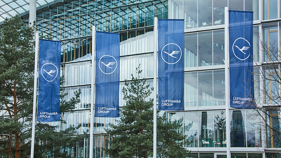 Supervisory Board of Lufthansa extends contracts of Spohr and Steenbergen for another five years