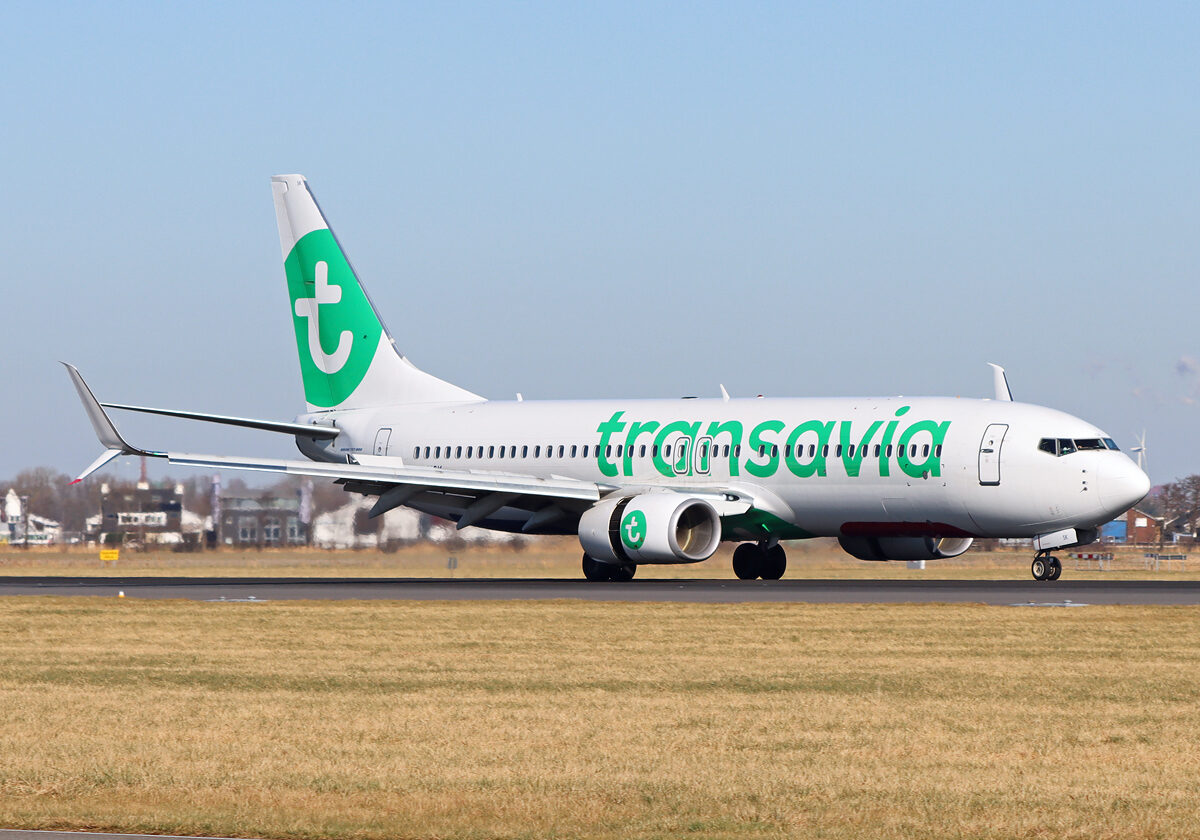 Stratos delivers one Boeing 737-800 to Transavia France