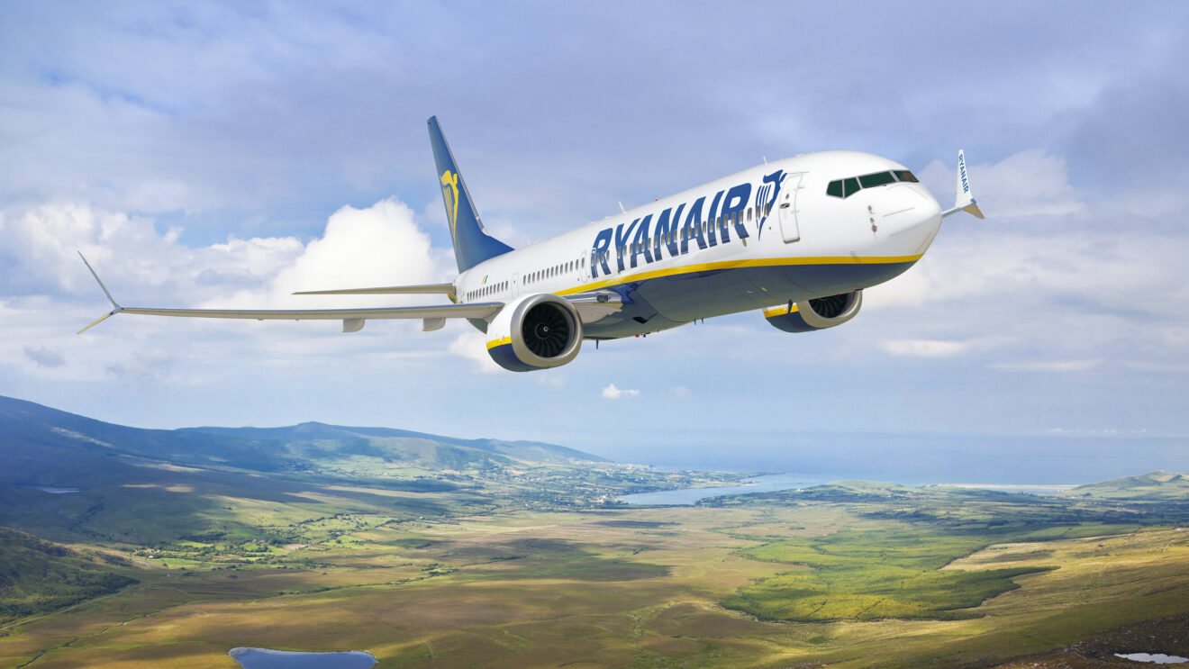Ryanair places largest-ever Boeing order – up to  300 MAX jets
