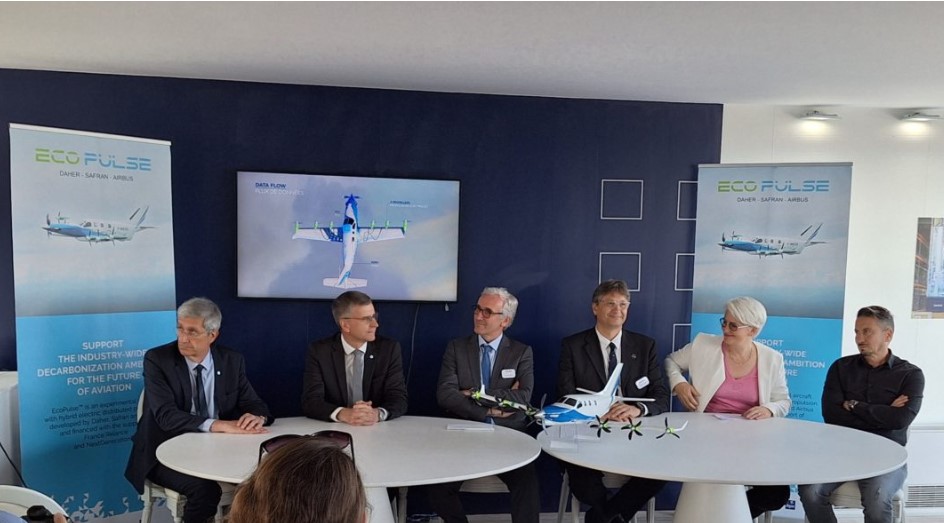 Representatives from Daher, Airbus and Safran present the EcoPulse demonstrato