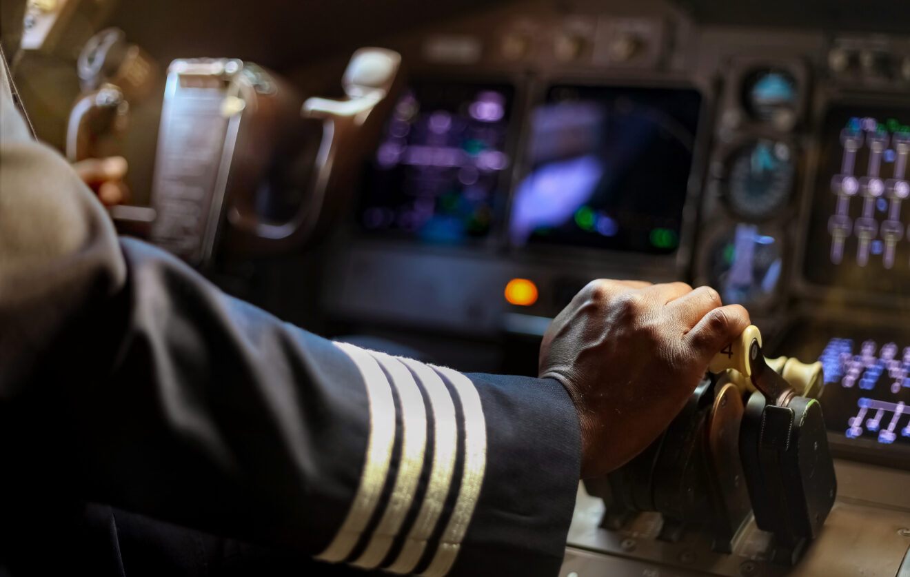 Pilots in search of long-term career paths, AeroProfessional study shows