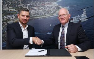 The deal for 48 Cessna Skyhawks was signed at the Dubai Airshow Chris Crow, VP of Piston Sales (r) and Marijus Ravoitis, CEO, BAA Training