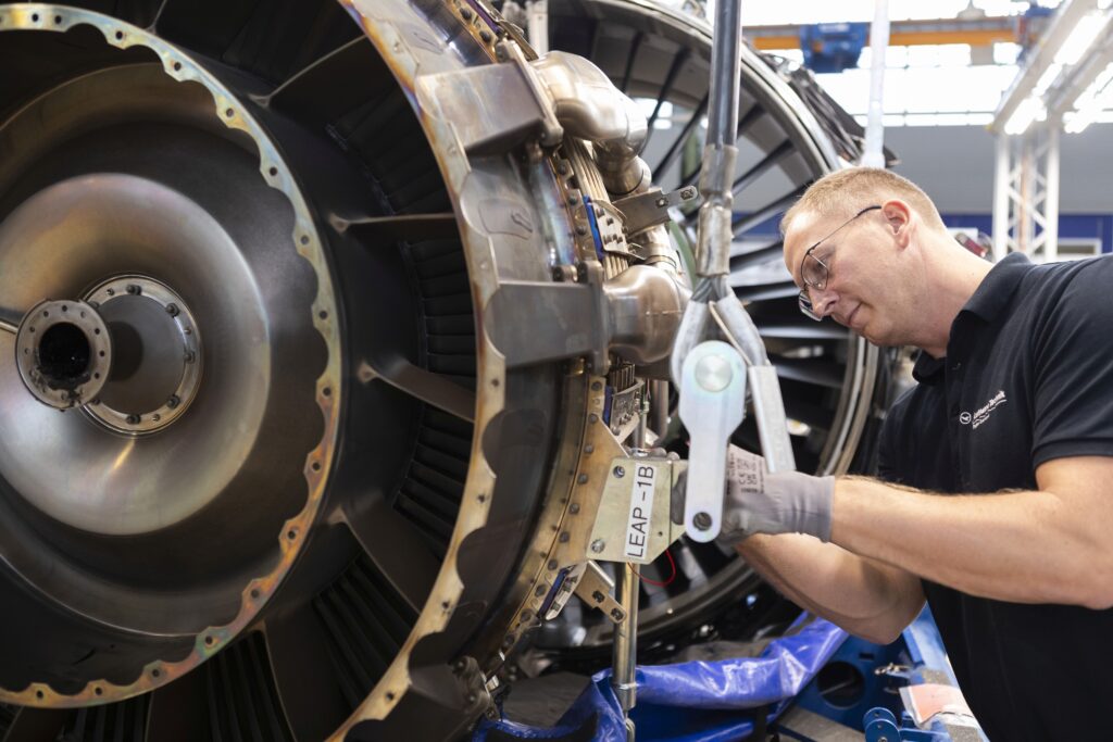 Service performed on CFM LEAP-1B engine © Lufthansa Technik
