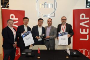 Contract signing between CALC and CFM International at the Singapore Airshow
