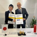 Contract signing at the Singapore Airshow between Liebherr-Aerospace and JAL © Liebherr-Aerospace