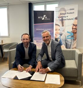 Jeremy Caussade (l) AURA AERO and Thierry Racaud (r) Airbus Protect © Airbus