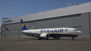 Ryanair will integrate Boeing's newest electronic flight bag into its operations © Boeing