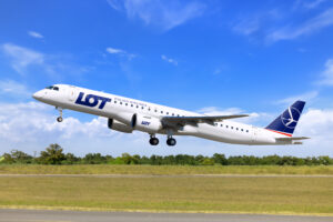 Embraer and LOT have signed a Pool Pogramme agreement for the carrier's E195-E2 aircraft © Embraer