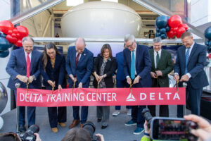 Ribbon-cutting ceremony attended by Delta executives, local employees, government officials and community members in Salt Lake City © Delta Air Lines