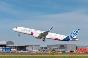 A321XLR test aircraft powered by Pratt & Whitney engines taking off
