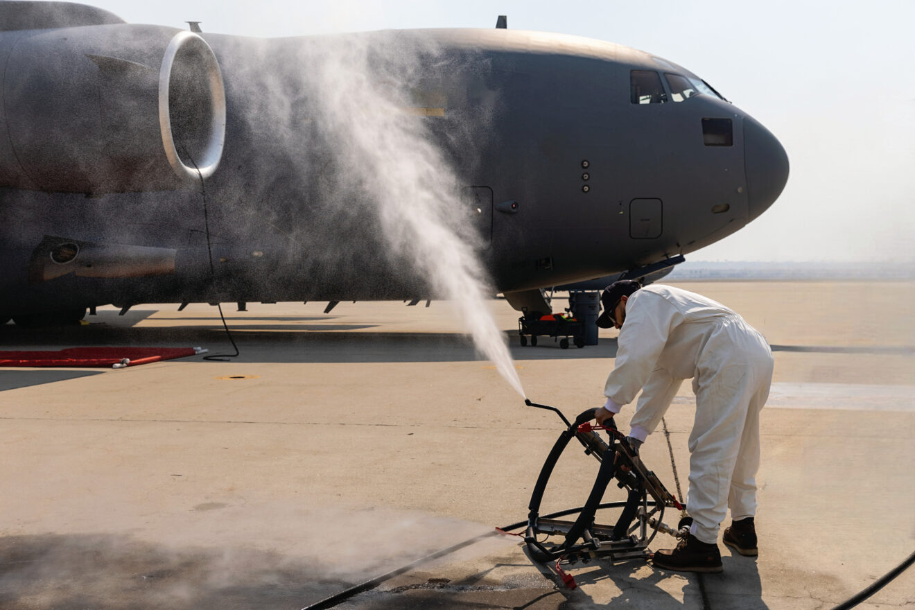 Boeing renews LHT’s Cyclean engine wash contract for C-17 fleet