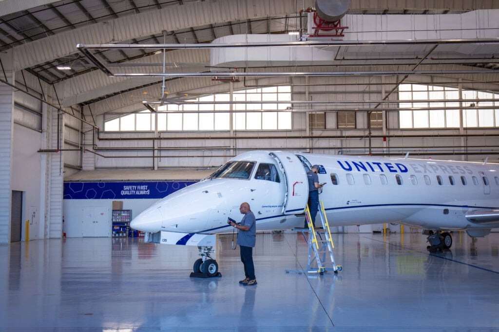 CommuteAir it strengthening its relationship with Embraer in Fort Worth, Texas © Embraer