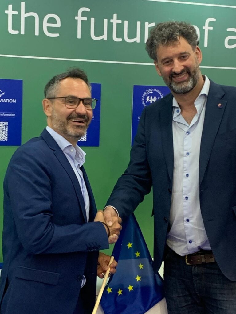 David Solar Head of Sustainability Research and Innovation EASA (L) and Eric Lithun CEO Elfly (r)
