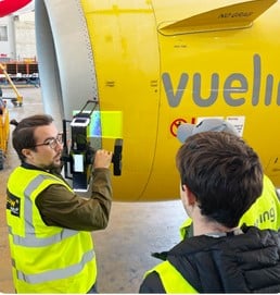 Mechanics from Vueling using dentCHECK © 8tree