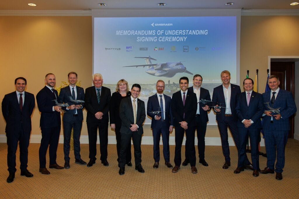 Embraer/Lithuanian signing ceremony