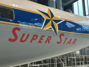 Lufthansa Super Star painting