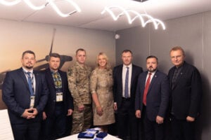 Representatives from Bell Textron, Ukraine’s Ministry of Economy, Ecology, and Agriculture, and UkraineInvest