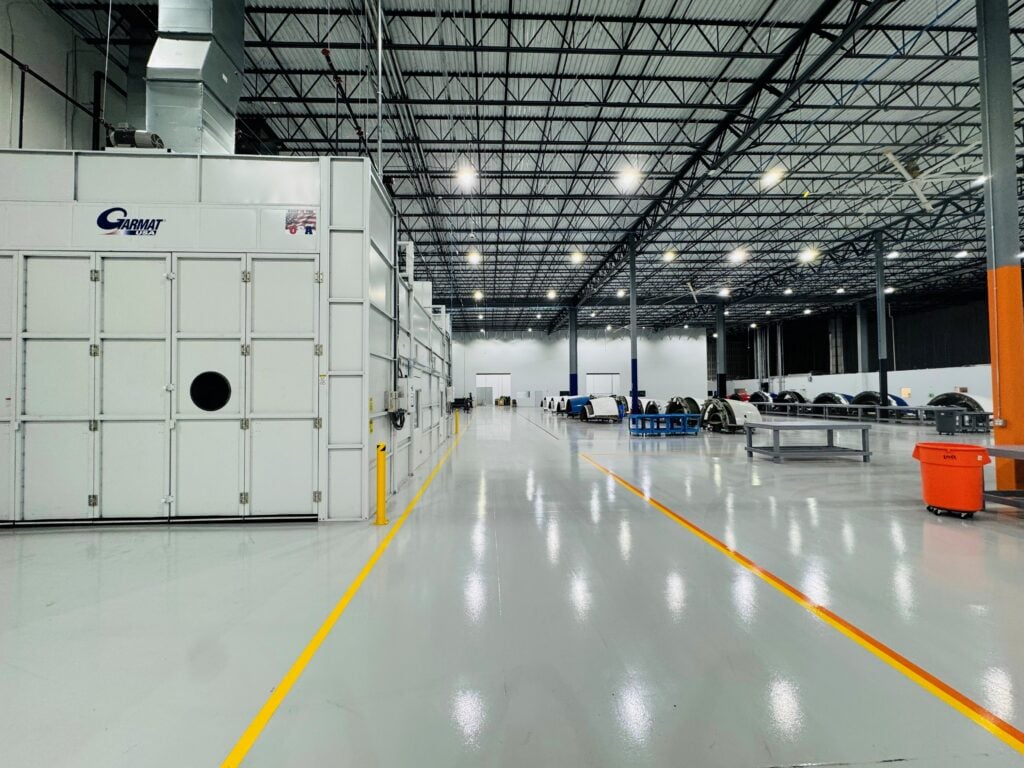 The expanded facility features newly installed, state-of-the-art equipment, including a 40-ft heating oven, 40-ft paint booth, and a 24-by-24-foot sanding booth © AerSale