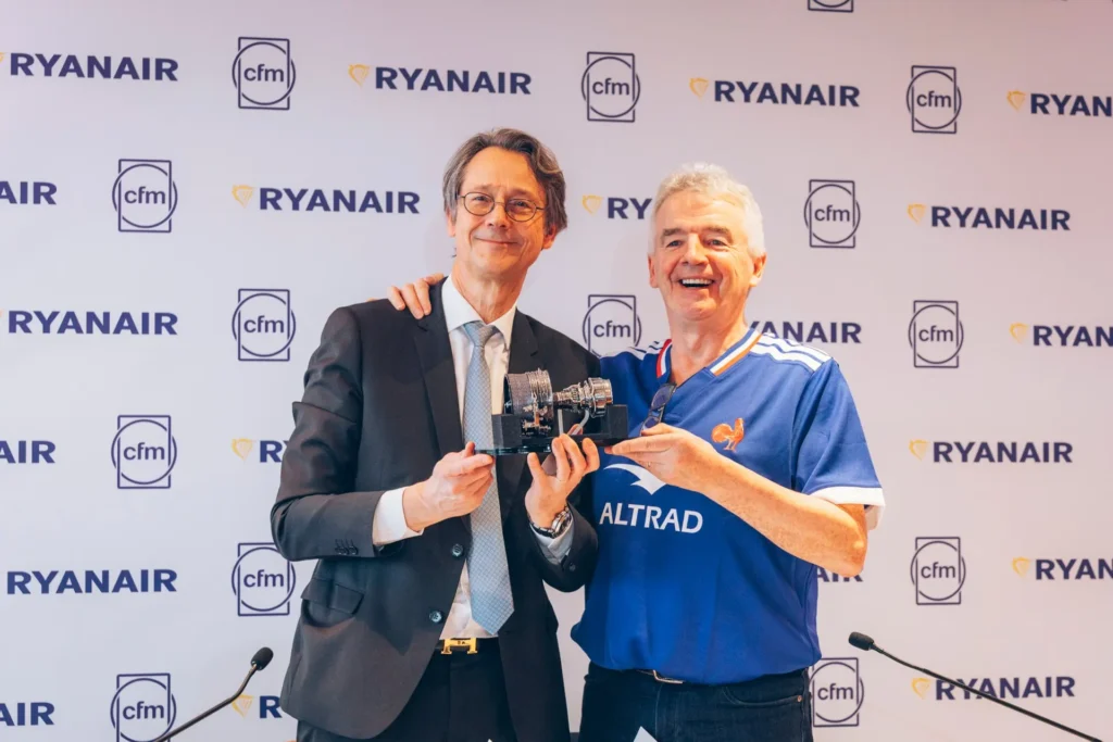 Olivier Andriès (l), CEO of Safran and Michael O’Leary (r), CEO of Ryanair
