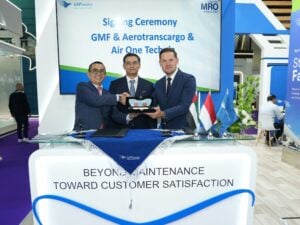 The MoU was signed (from left to right) Asep Mulyana - Sales & Marketing Group Head, GMF, Andi Fahrurrozi – CEO, GMF, and Ayrat Gilmutdninov, AIR ONE Technics