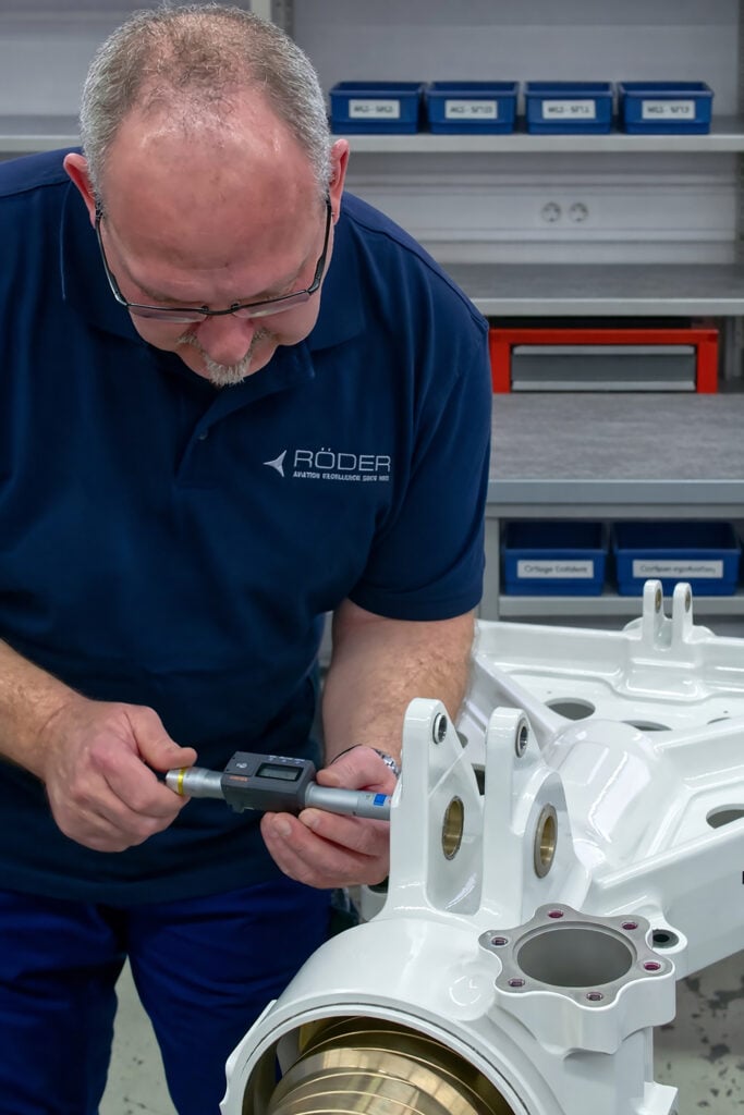 Röder will overhaul structural components of the E-Jet E1 main landing gear