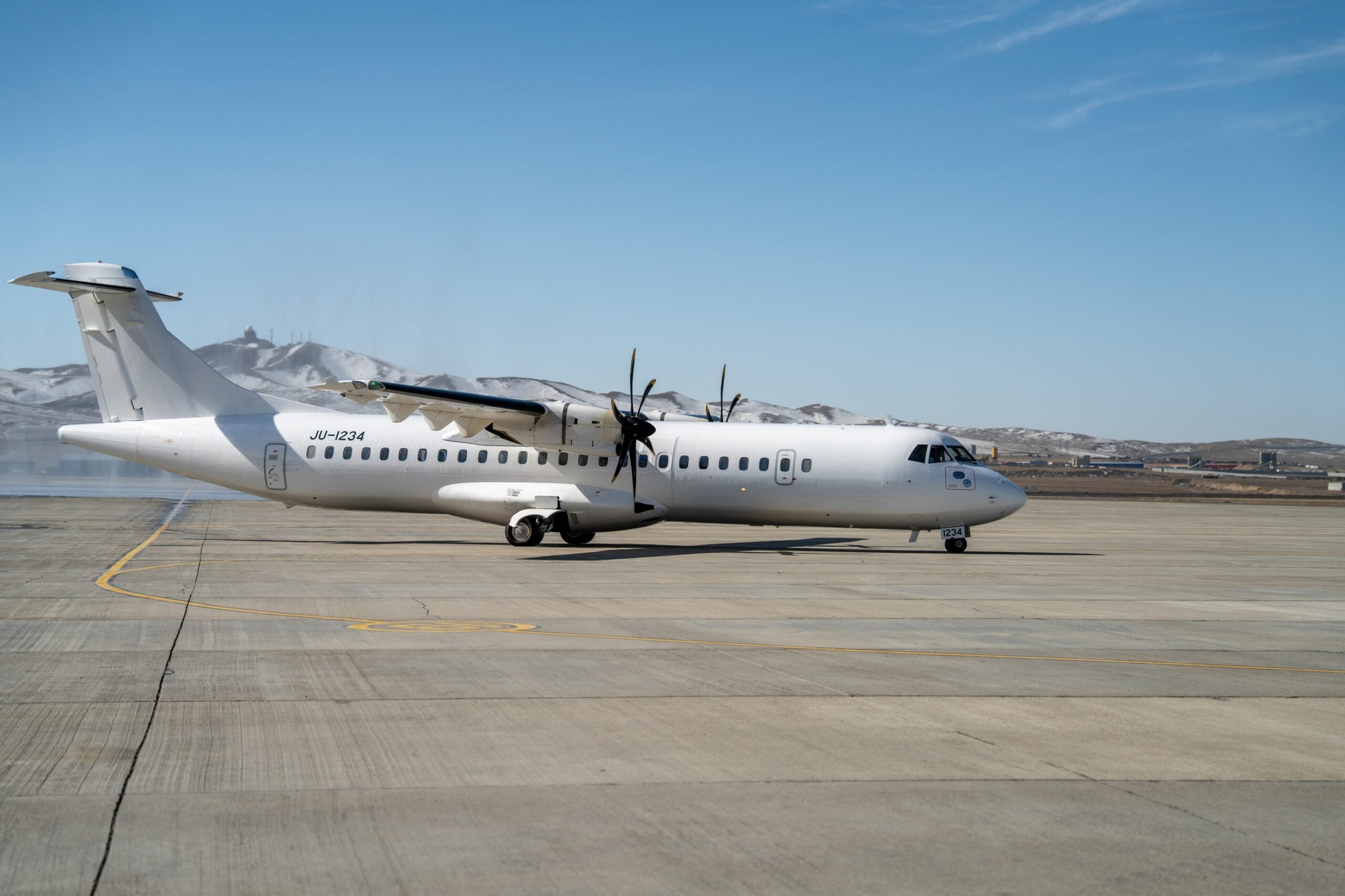 ACIA delivers ATR 72-600 to Mongolia’s Chingis Airlines Unity