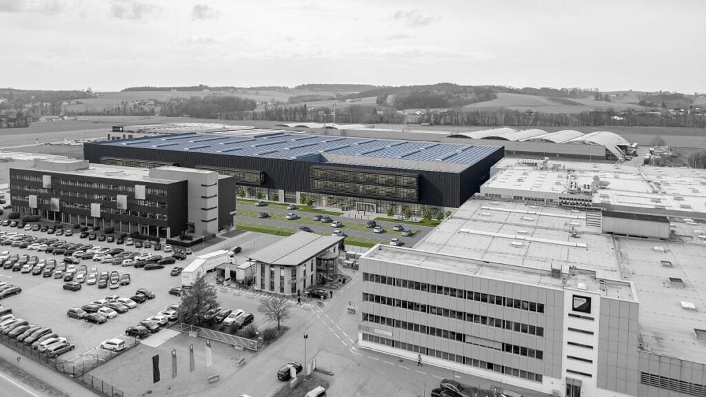 FACC sets up a new high-tech plant in Upper Austria