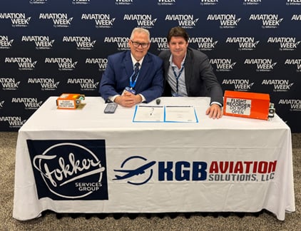 Kevin Balys, President of KGB Aviation Solutions (l), Menzo van der Beek, Co-CEO of Fokker Services Group (r)