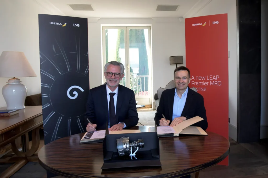 Gaël Méheust, President and CEO of CFM International (l) and Marco Sansavini, CEO of Iberia (r) © CFM International