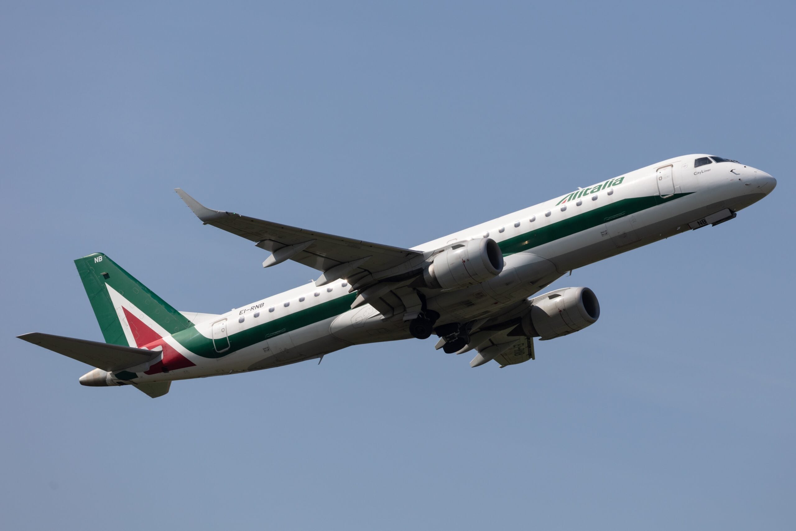 3TOP has acquired two former Alitalia operated E190 aircraft