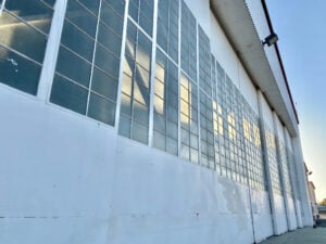 Aircraft hangar