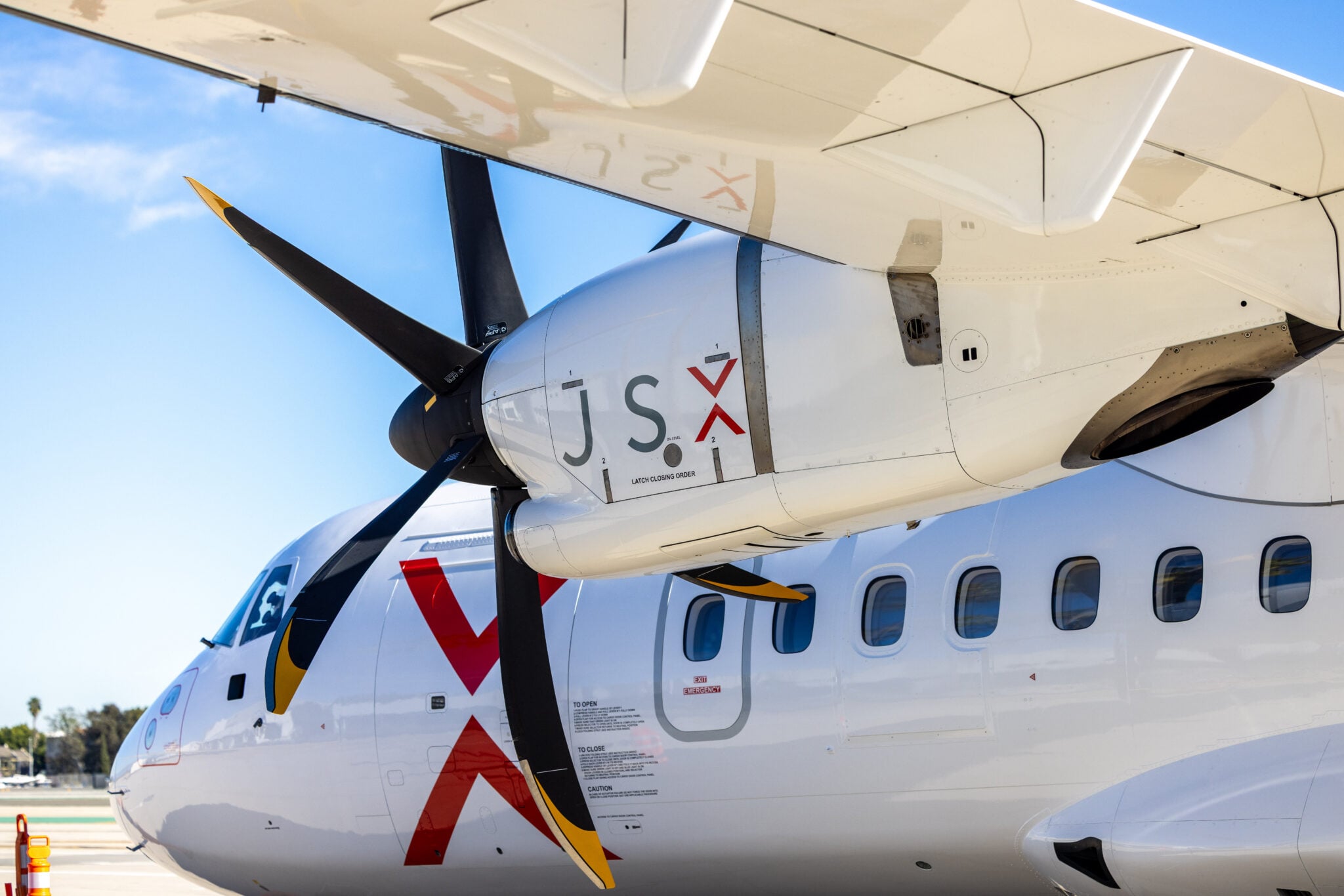 Azorra has delivered the first ATR 42-600 to new customer JSX © Azorra