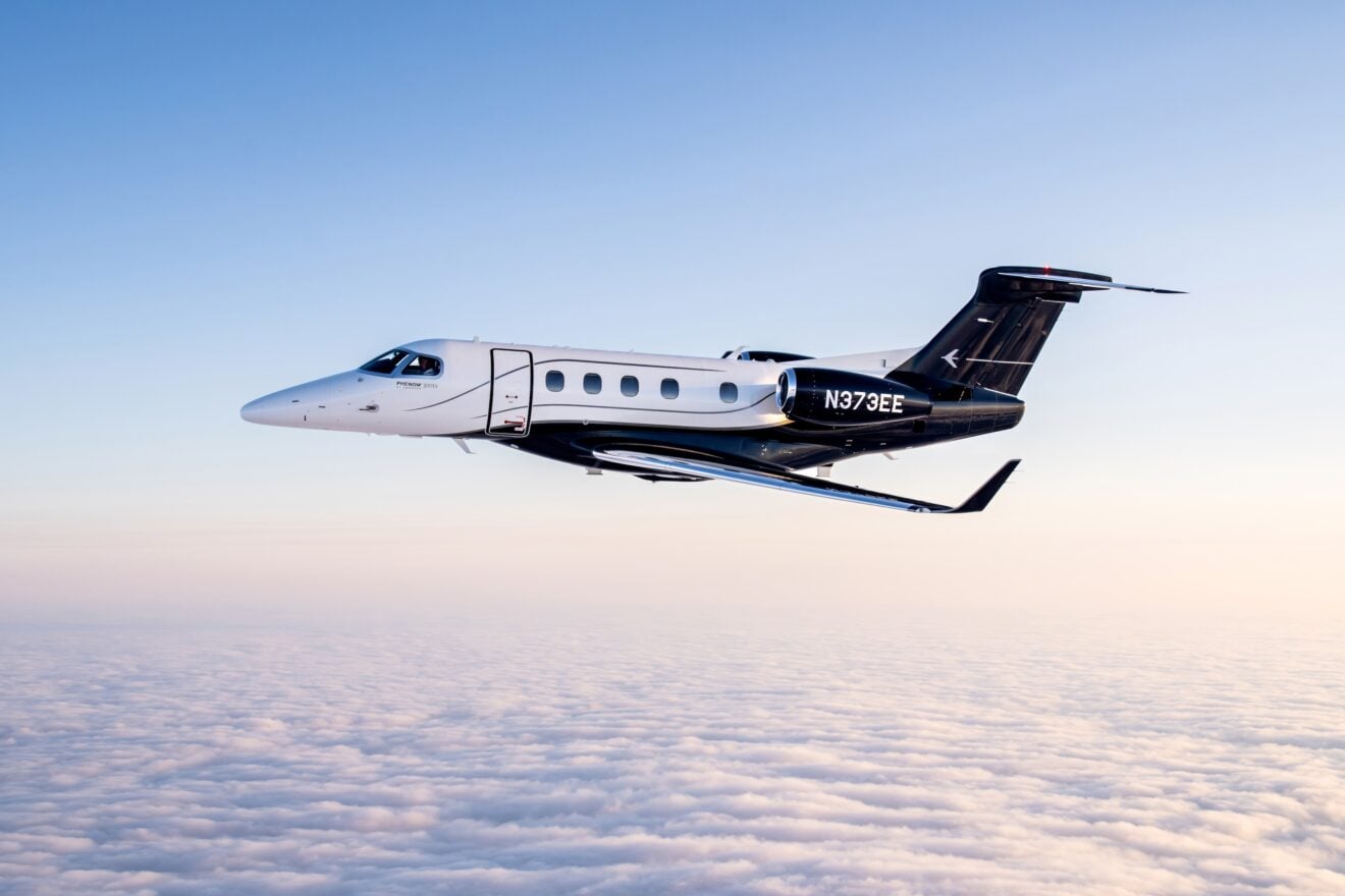 Phenom 300EV jet