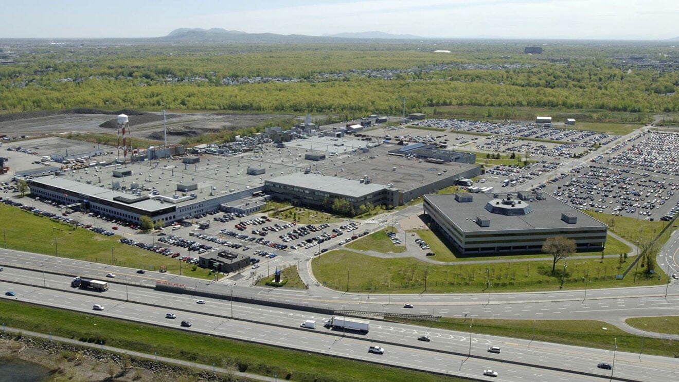 Pratt & Whitney Canada's global headquarters in Longueuil, Quebec, is a 1.23-million-square-foot facility and home to more than 4,400 employees