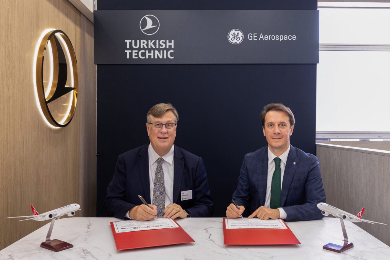Kris Shepherd, President and General Manager at GE Aerospace, Electrical Power Systems (l) and Yasin Birinci, Chief Technical Officer of Turkish Technic © GE Aerospace
