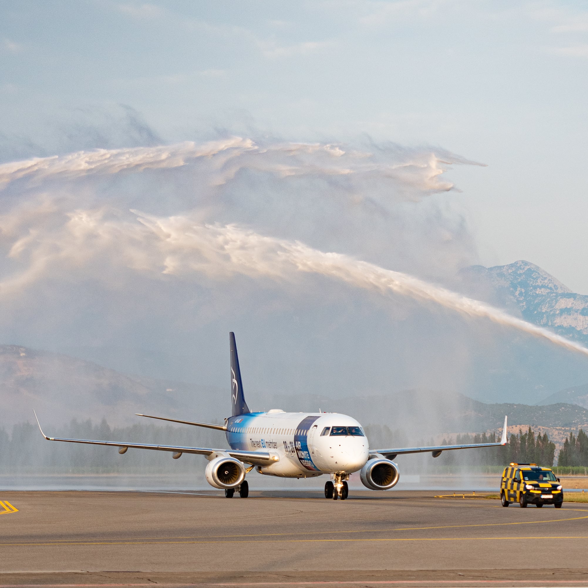 Water salute for Air Montenegro's first E195LR aircraft