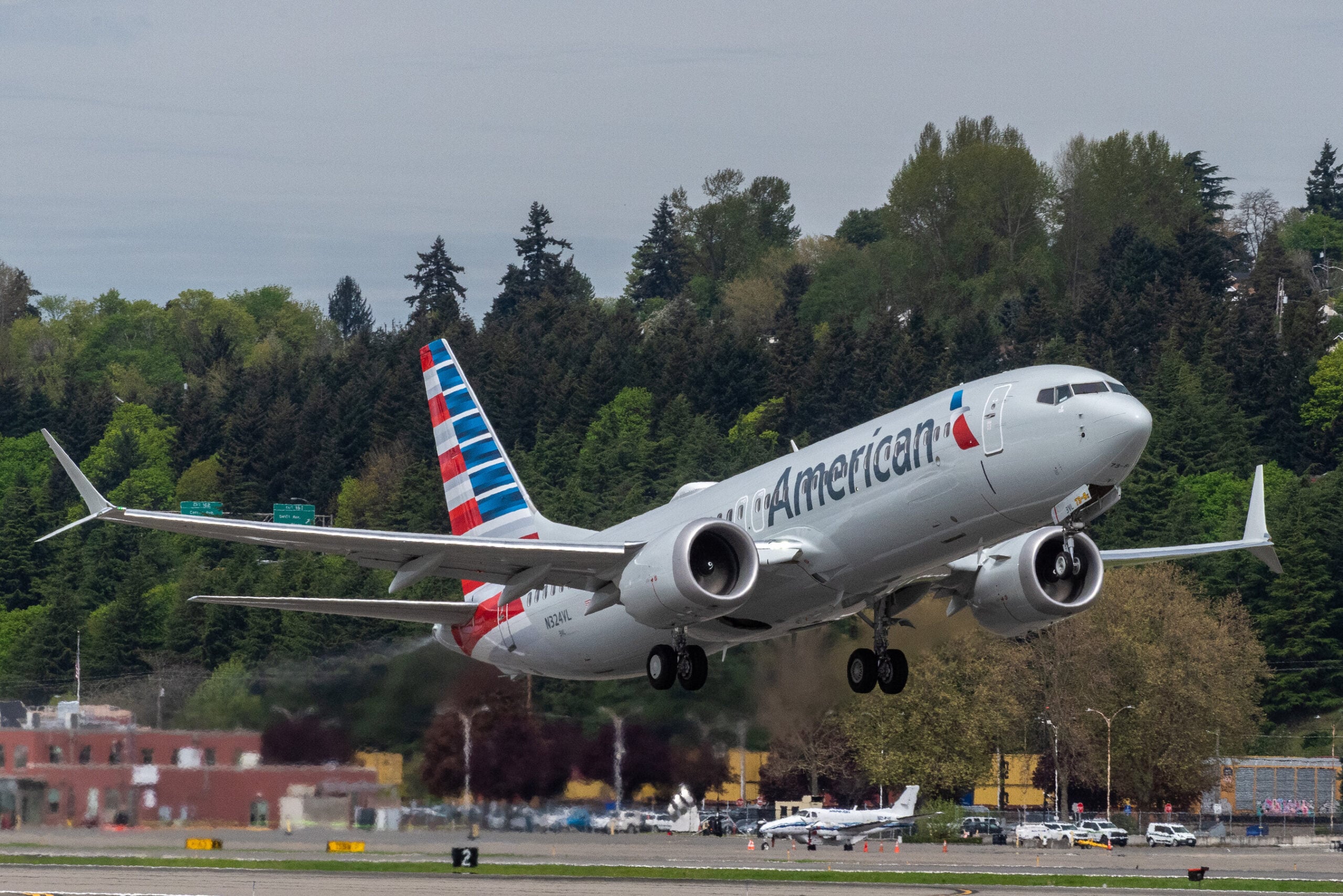 An American Airlines 737 MAX on take-off