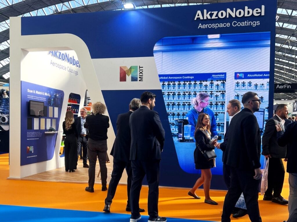 AkzoNobel has introduced MIXIT at the MRO Europe in Amsterdam © AkzoNobel