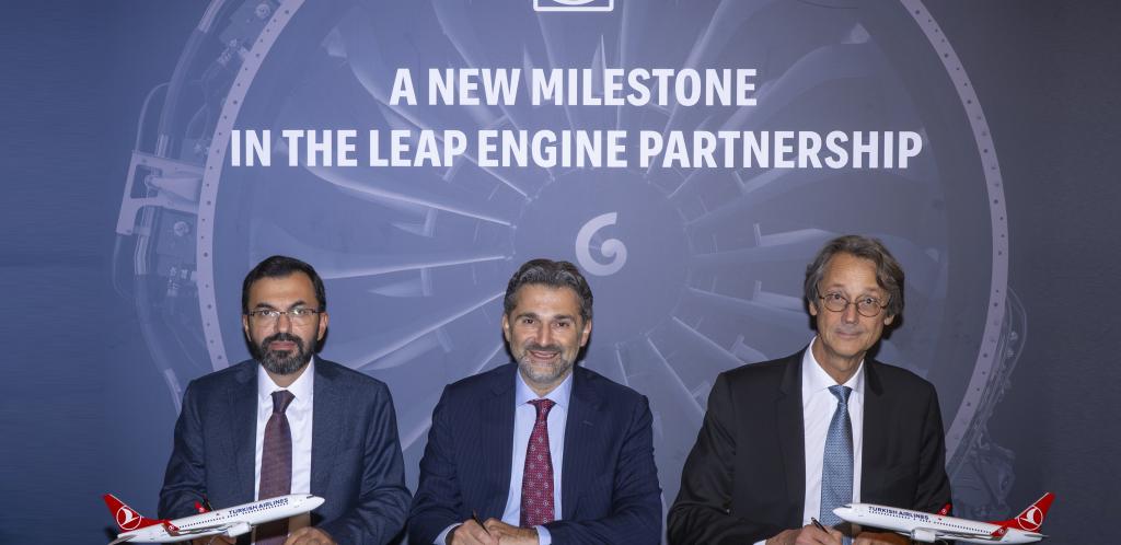 The MoU was signed by Turkish Airlines Chairman Murat Şeker, Turkish Technic Chief Executive Officer Mikail Akbulut and Safran Chief Executive Officer Olivier Andriès