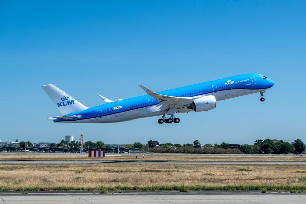 KLM’s first A350-900 takes off © Airbus
