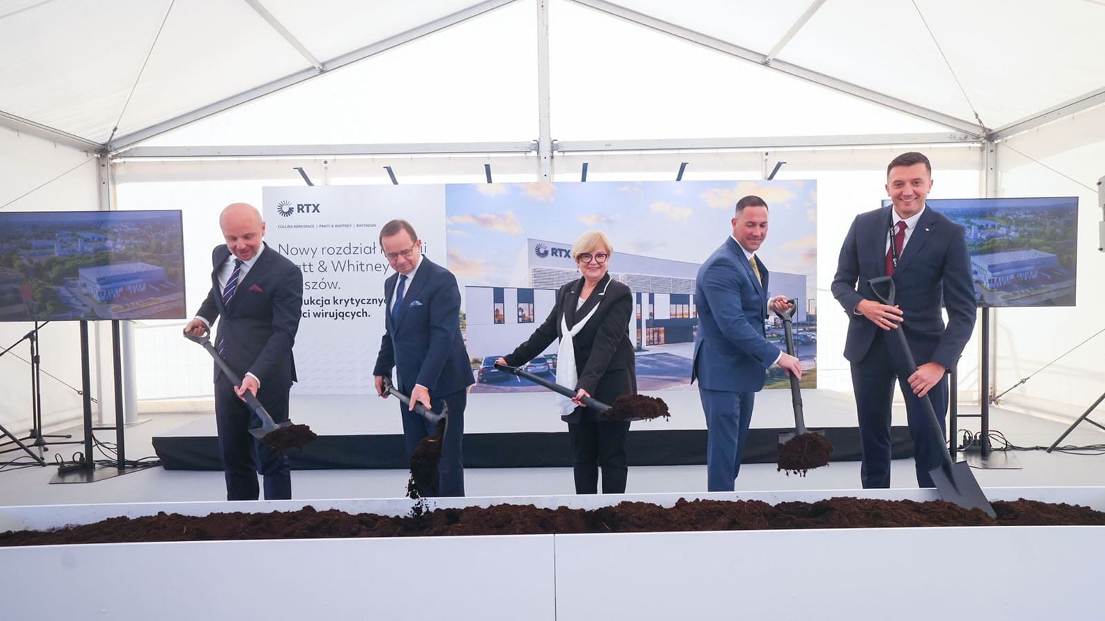 Ground breaking on the new Rzeszów facility © RTX